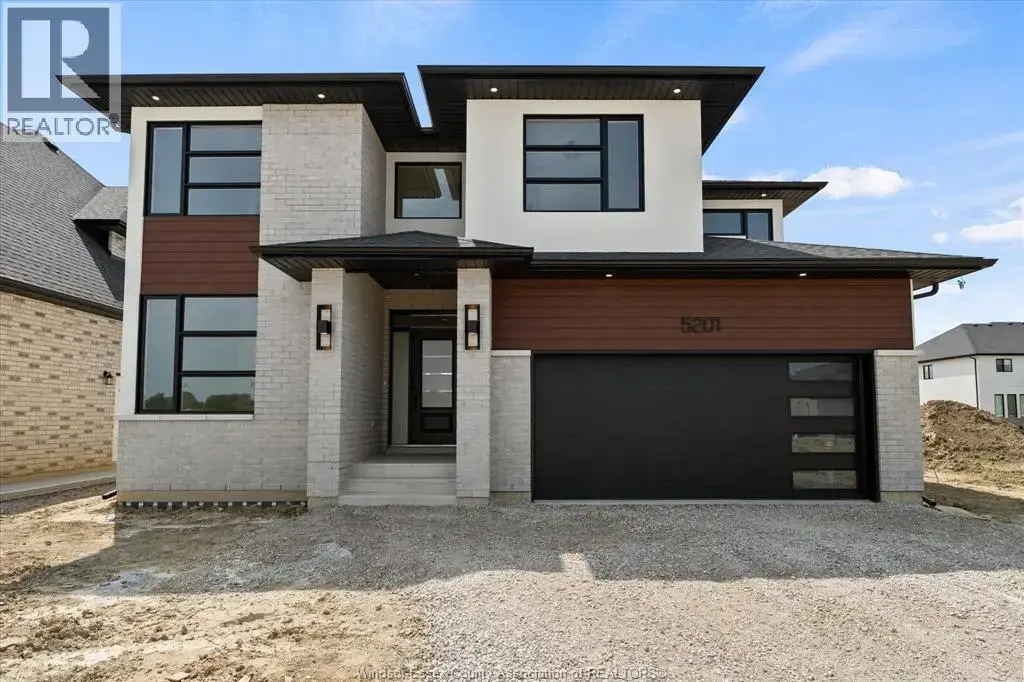 5221 Rafael Street, Tecumseh
